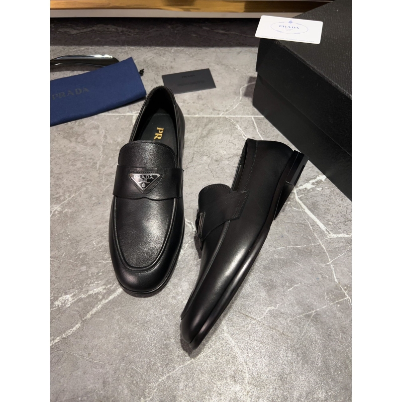 Pra*a leather shoes